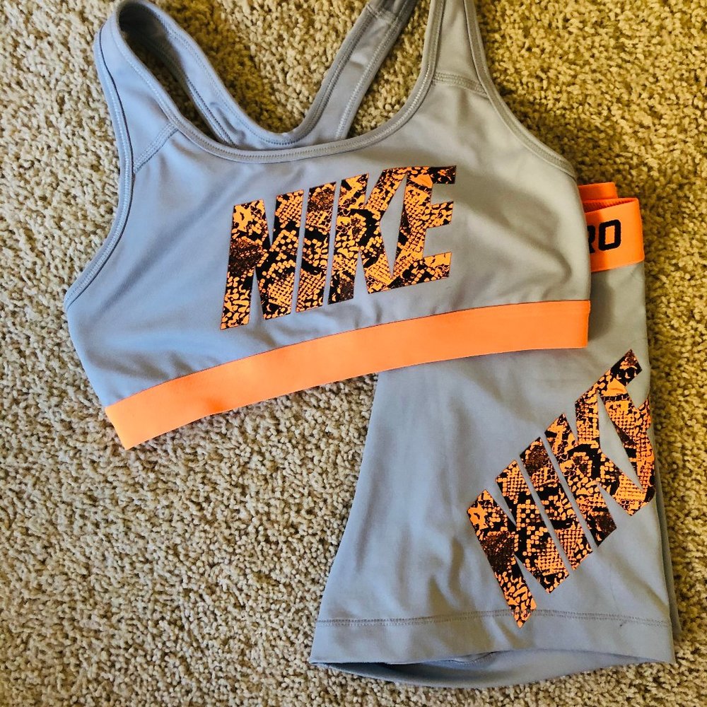 NIKE Training Shorts & Sports Bra